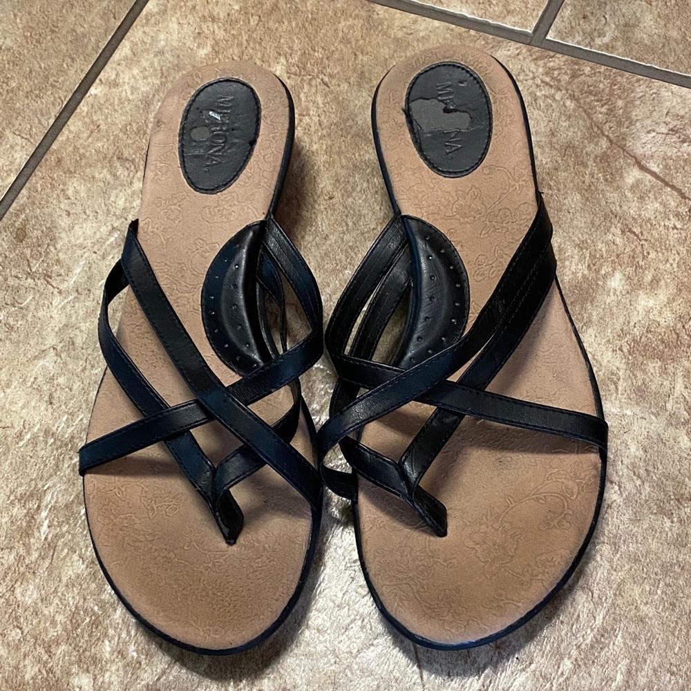 Women's Black Strappy Slide Sandals with Cushioned Footbed 10 Summer